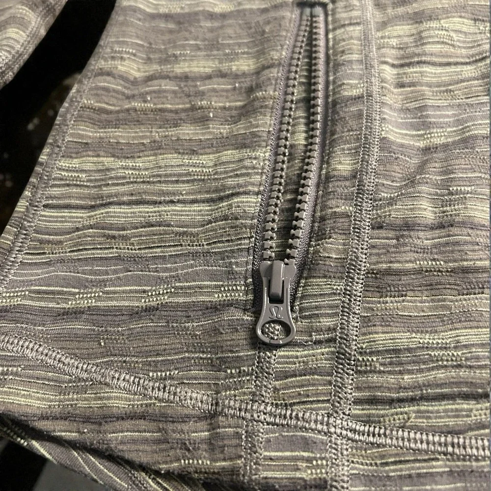 Womens Lululemon‎ Define Jacket Size 8 Gray Green Space Dye Full Zip Thumbholes